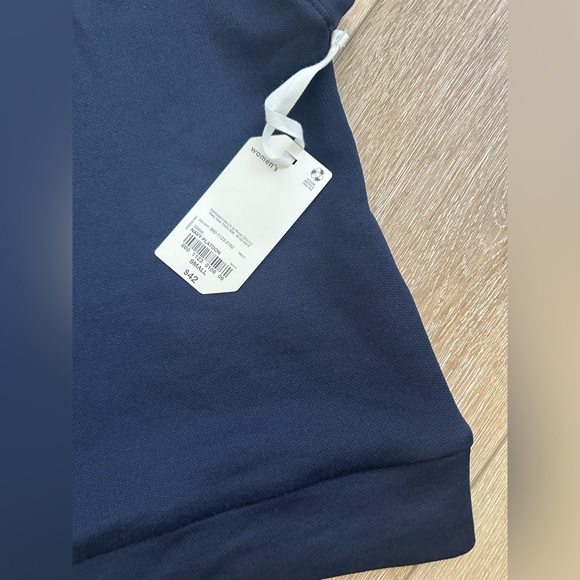 Top - Picture 2 of 4